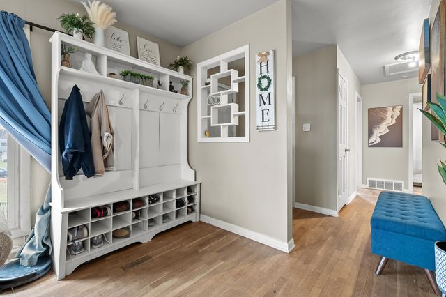 16 Charles E Place, Battle Creek City, MI 49015