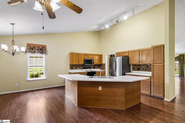 11 Cherry Cove Lane, Taylors, SC 29650