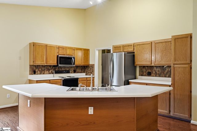 11 Cherry Cove Lane, Taylors, SC 29650