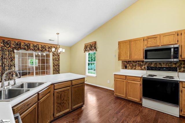 11 Cherry Cove Lane, Taylors, SC 29650