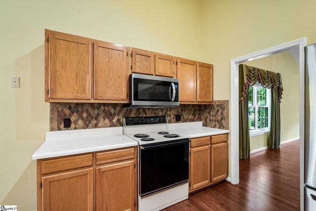 11 Cherry Cove Lane, Taylors, SC 29650