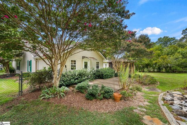 11 Cherry Cove Lane, Taylors, SC 29650