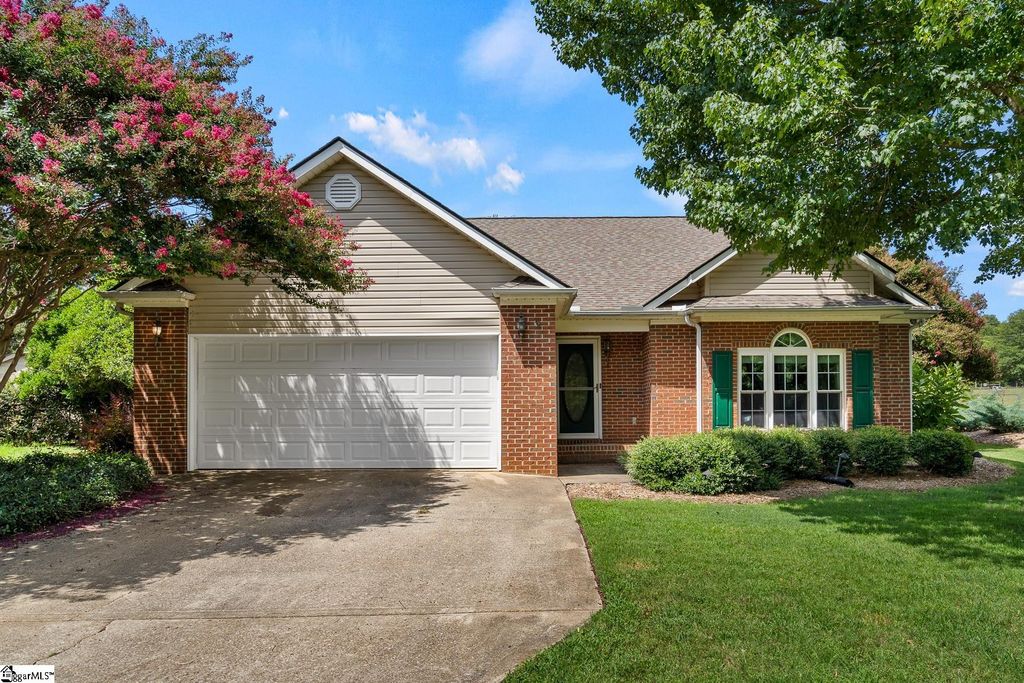 11 Cherry Cove Lane, Taylors, SC 29650