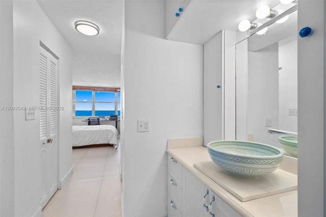 2201 S Ocean Drive 1102, Hollywood, FL 33019