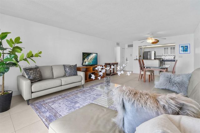 2201 S Ocean Drive 1102, Hollywood, FL 33019