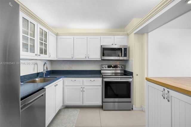 2201 S Ocean Drive 1102, Hollywood, FL 33019
