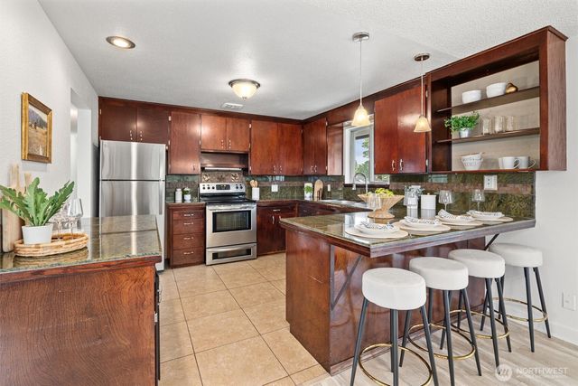 2001 NE 12th Street, Renton, WA 98056