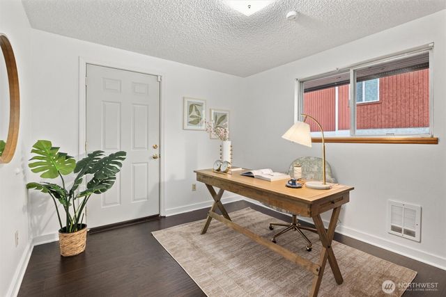 2001 NE 12th Street, Renton, WA 98056