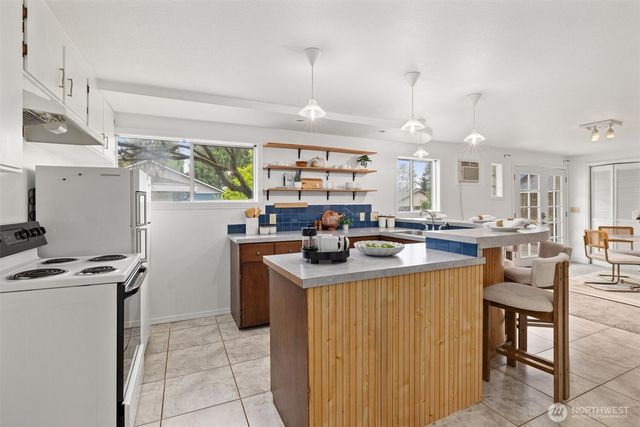 2001 NE 12th Street, Renton, WA 98056