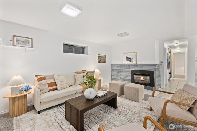 2001 NE 12th Street, Renton, WA 98056