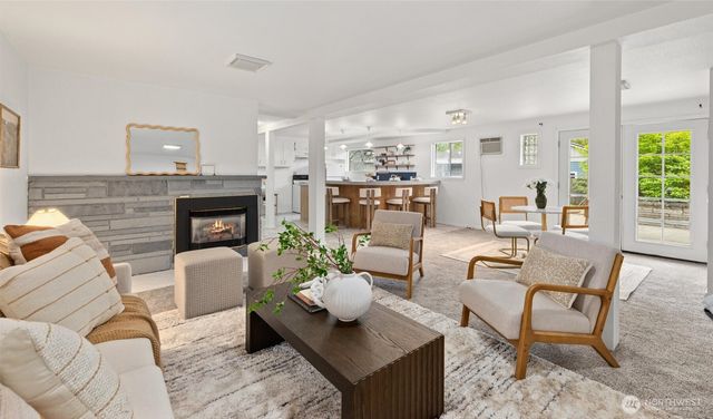 2001 NE 12th Street, Renton, WA 98056