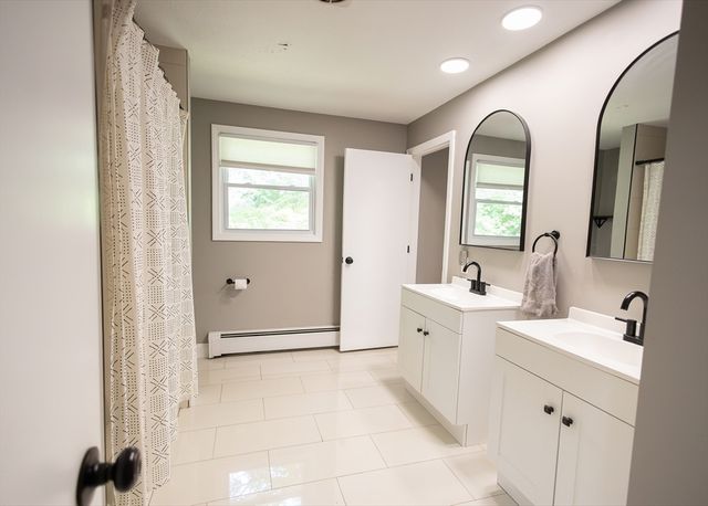 7 Alvirne Dr, Hudson, NH 03051