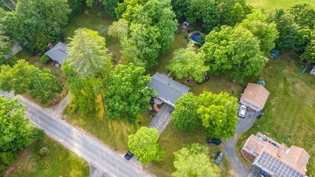 7 Alvirne Dr, Hudson, NH 03051