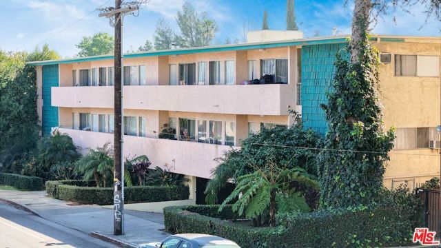 15022 Vanowen Street, Van Nuys (los Angeles), CA 91405