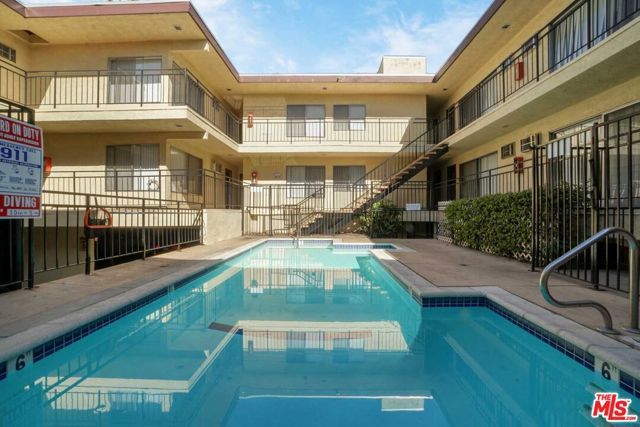 15022 Vanowen Street, Van Nuys (los Angeles), CA 91405