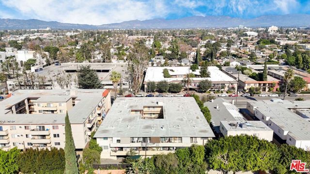 15022 Vanowen Street, Van Nuys (los Angeles), CA 91405