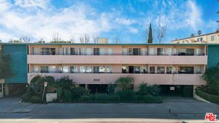 15022 Vanowen Street, Van Nuys (los Angeles), CA 91405