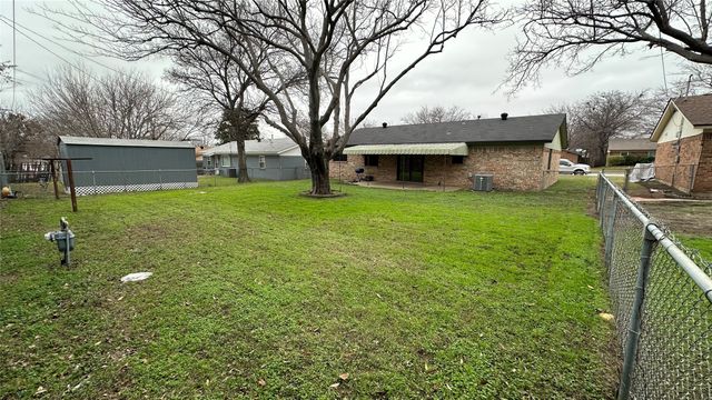 5916 Kary Lynn Drive S, Watauga, TX 76148