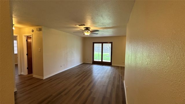 5916 Kary Lynn Drive S, Watauga, TX 76148