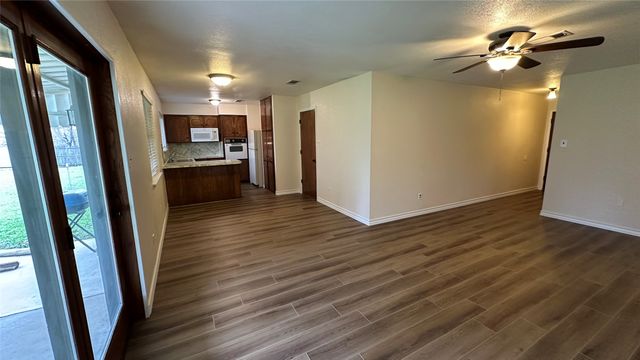 5916 Kary Lynn Drive S, Watauga, TX 76148