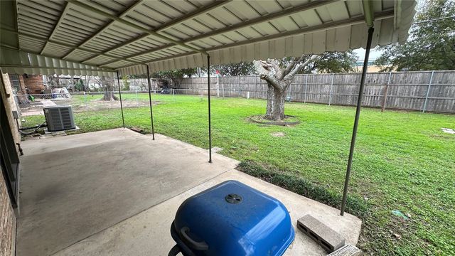5916 Kary Lynn Drive S, Watauga, TX 76148