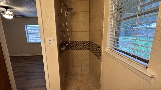 5916 Kary Lynn Drive S, Watauga, TX 76148