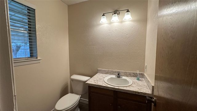 5916 Kary Lynn Drive S, Watauga, TX 76148