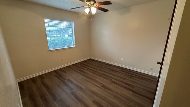 5916 Kary Lynn Drive S, Watauga, TX 76148