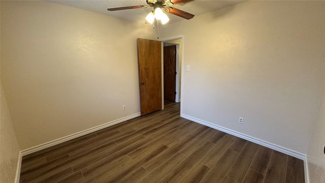 5916 Kary Lynn Drive S, Watauga, TX 76148