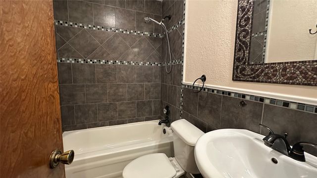 5916 Kary Lynn Drive S, Watauga, TX 76148