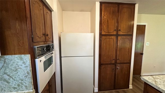 5916 Kary Lynn Drive S, Watauga, TX 76148