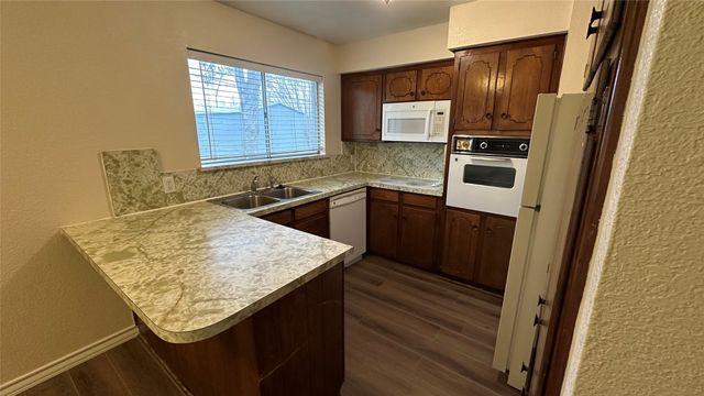 5916 Kary Lynn Drive S, Watauga, TX 76148