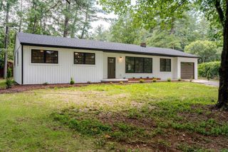 9048 CINDER RUN LN, Elkton, VA 22827