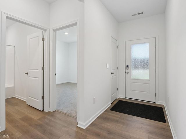 6024 Granby Drive, Whitestown, IN 46075