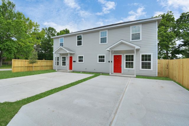 8595 Parkway Dr B, Houston, TX 77088