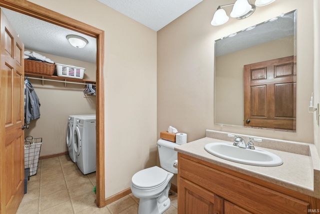 3518 Flowing Brook Drive, Fort Wayne, IN 46818