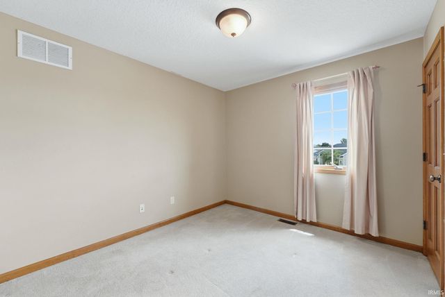 3518 Flowing Brook Drive, Fort Wayne, IN 46818