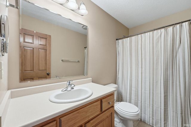 3518 Flowing Brook Drive, Fort Wayne, IN 46818