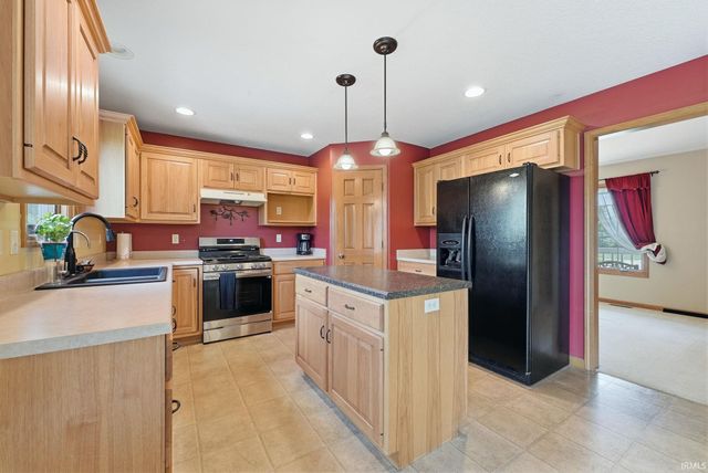 3518 Flowing Brook Drive, Fort Wayne, IN 46818