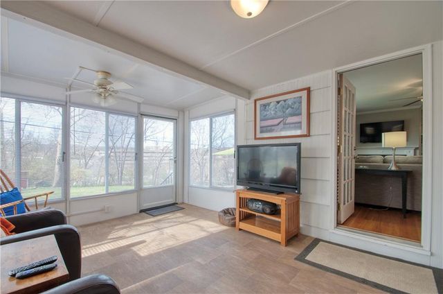 9042 Holly Street, Kansas City, MO 64114