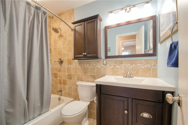 9042 Holly Street, Kansas City, MO 64114