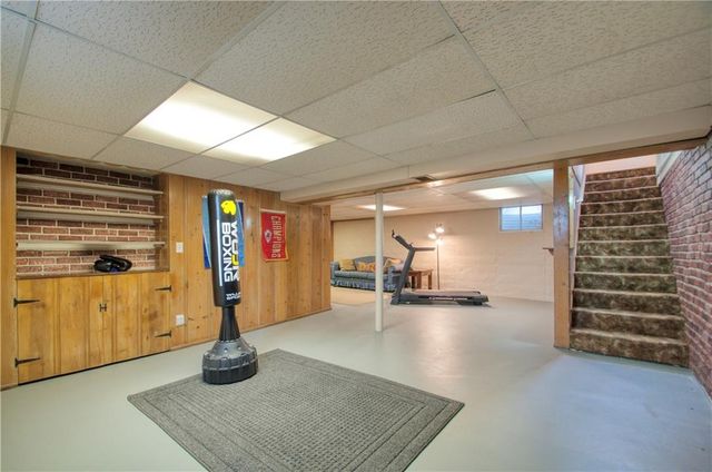 9042 Holly Street, Kansas City, MO 64114