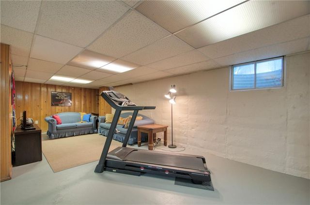 9042 Holly Street, Kansas City, MO 64114