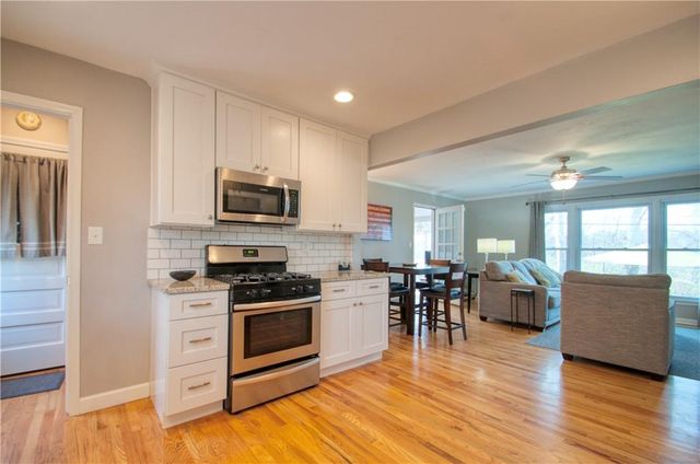 9042 Holly Street, Kansas City, MO 64114