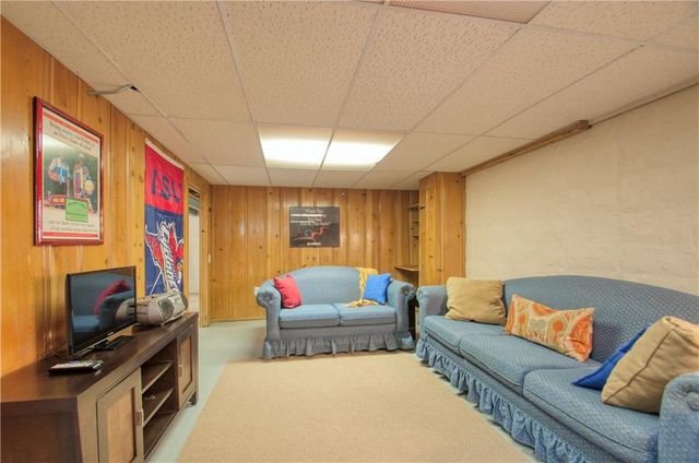 9042 Holly Street, Kansas City, MO 64114