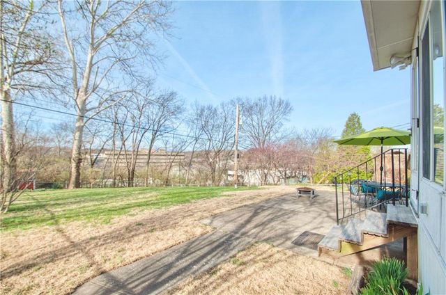 9042 Holly Street, Kansas City, MO 64114