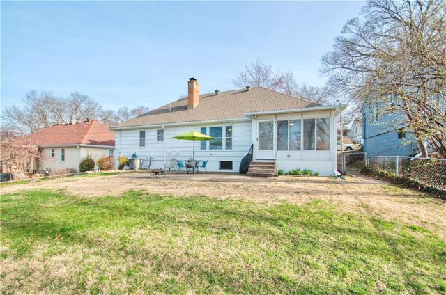 9042 Holly Street, Kansas City, MO 64114