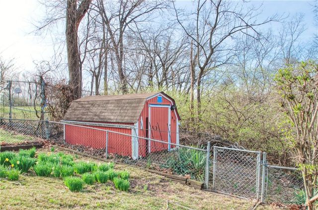 9042 Holly Street, Kansas City, MO 64114