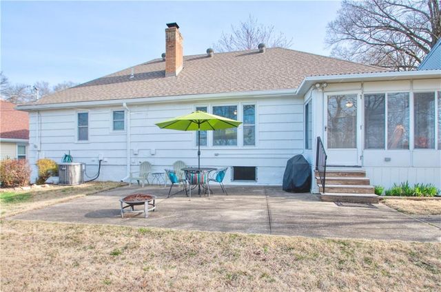 9042 Holly Street, Kansas City, MO 64114