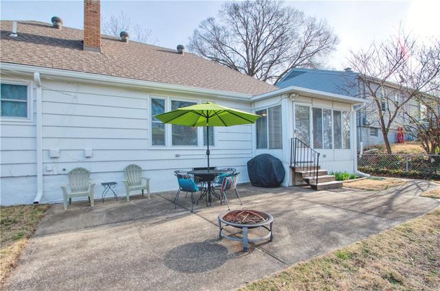 9042 Holly Street, Kansas City, MO 64114